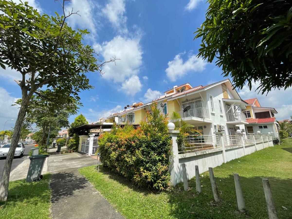 3R D'Latania Senawang Hotel Seremban Kültér fotó